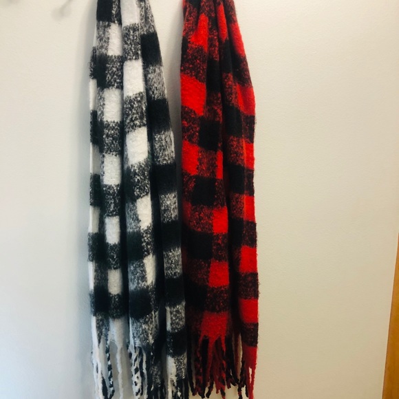 Plaid scarves - Picture 2 of 2
